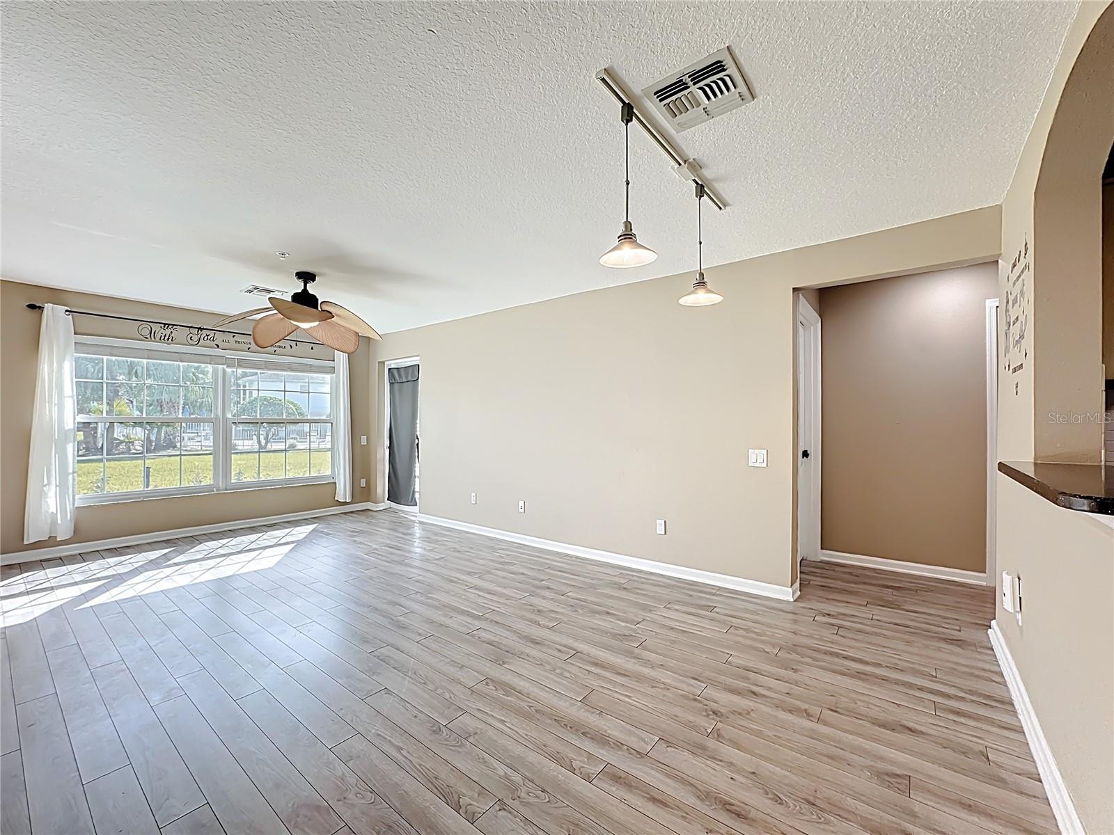 OASIS 02 CONDO PH 04 - Residential Lease