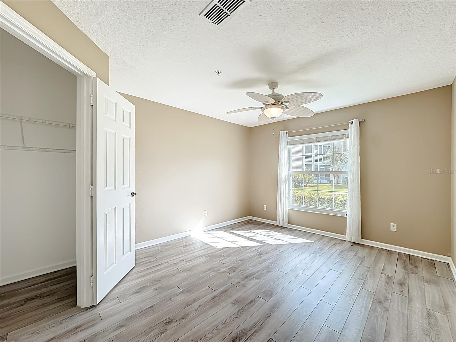 OASIS 02 CONDO PH 04 - Residential Lease