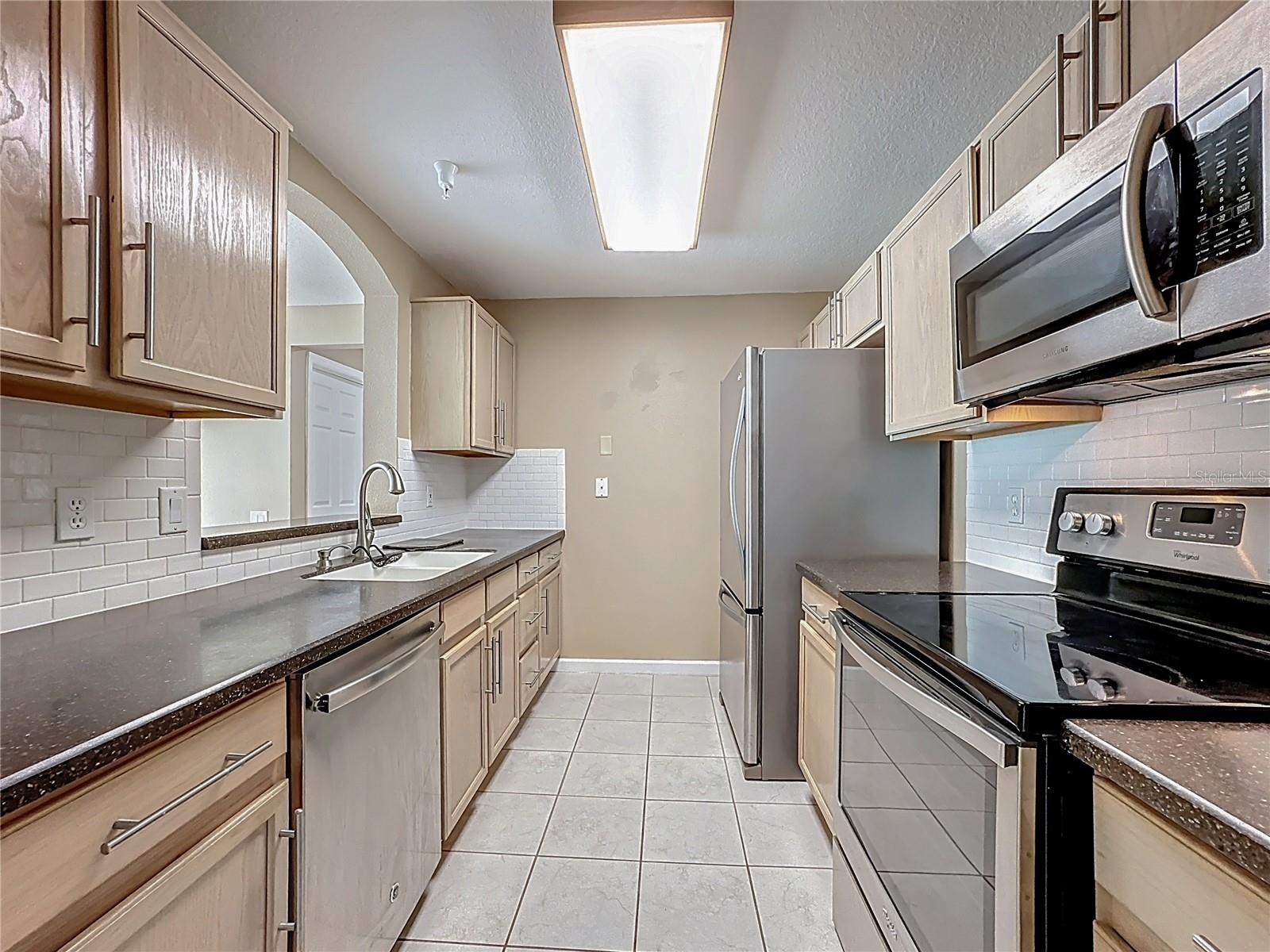 OASIS 02 CONDO PH 04 - Residential Lease