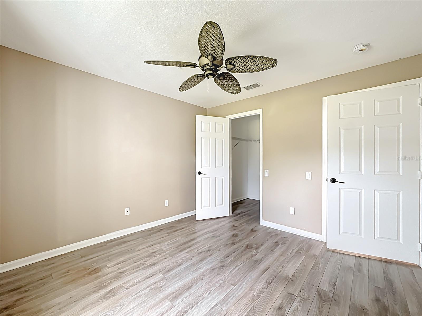 OASIS 02 CONDO PH 04 - Residential Lease