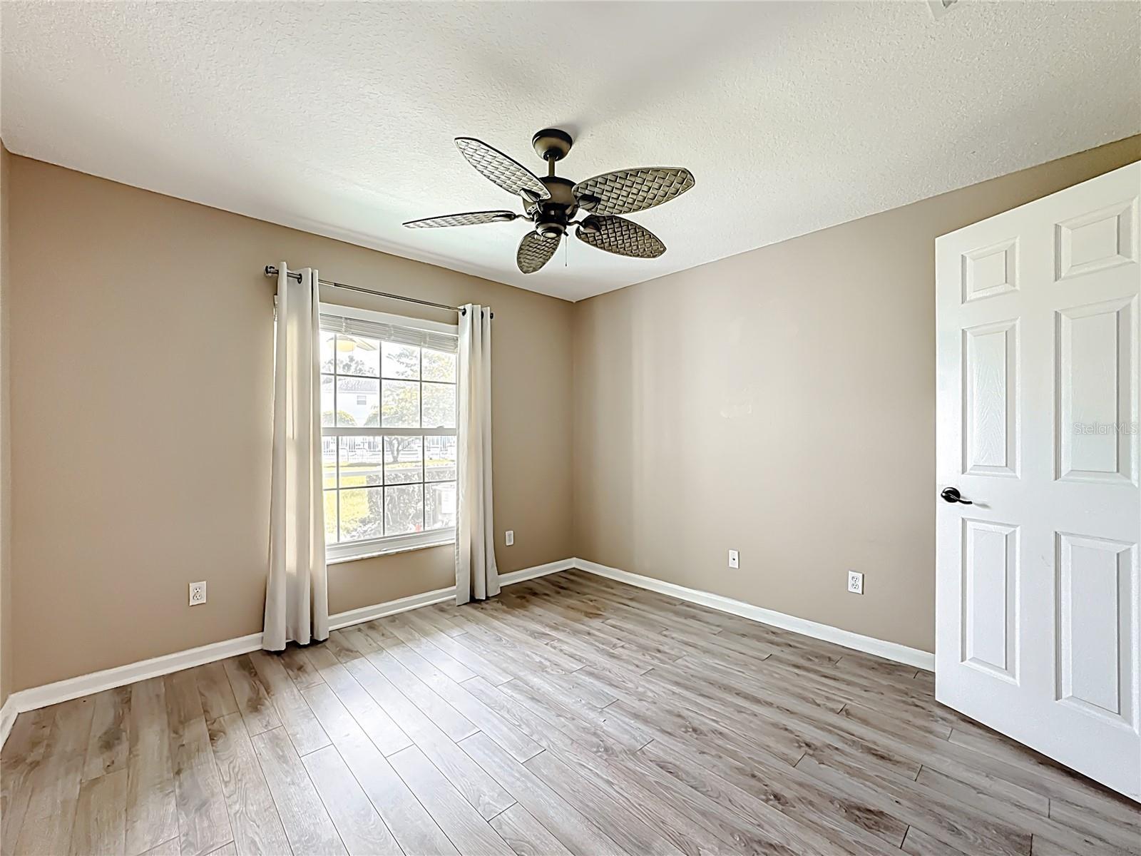 OASIS 02 CONDO PH 04 - Residential Lease