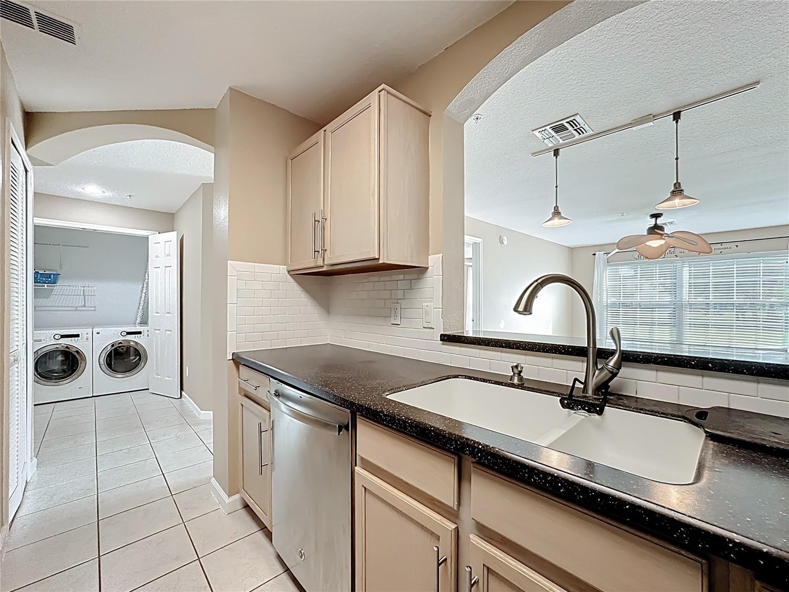 OASIS 02 CONDO PH 04 - Residential Lease