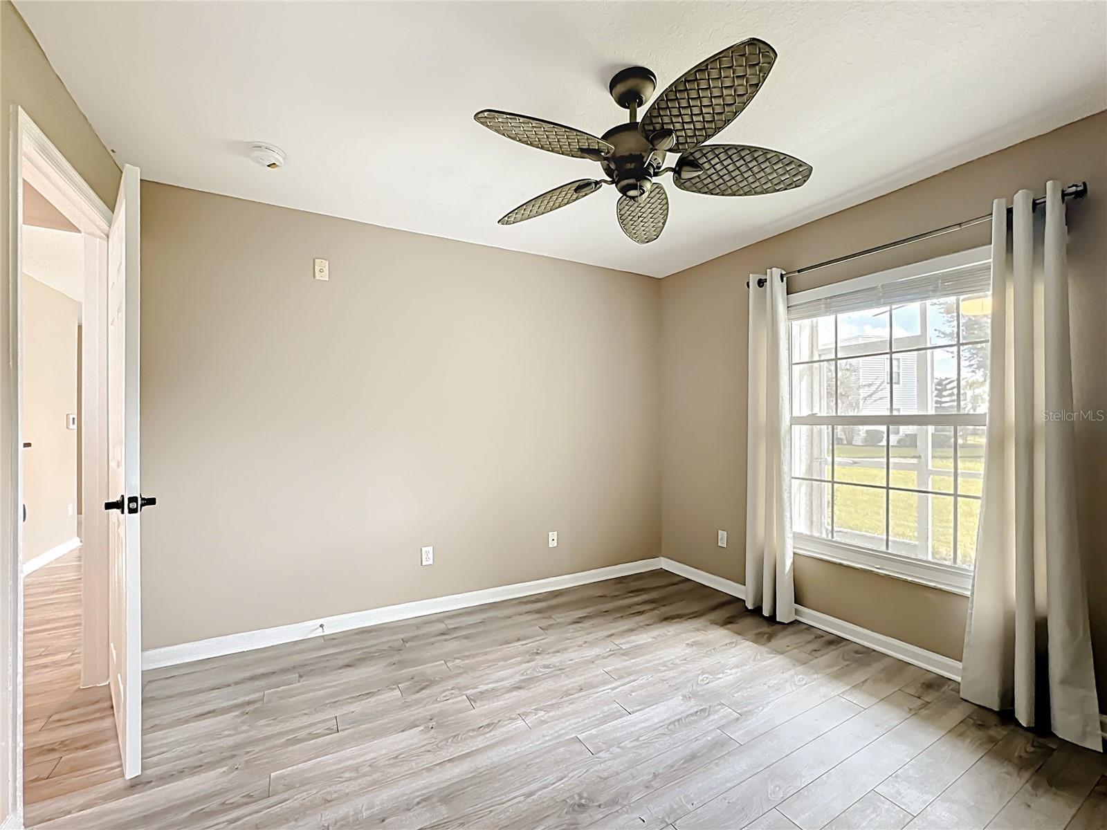 OASIS 02 CONDO PH 04 - Residential Lease