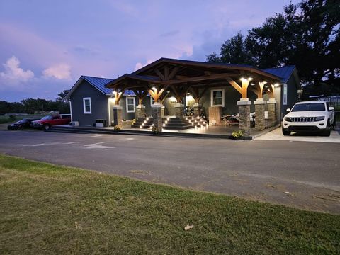 A home in LAKELAND