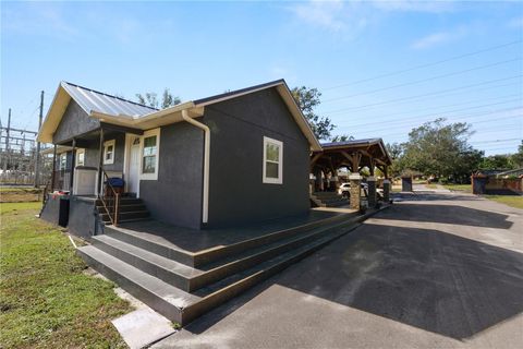 A home in LAKELAND