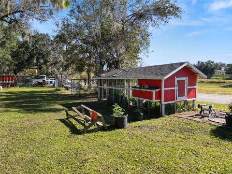 A home in LAKELAND