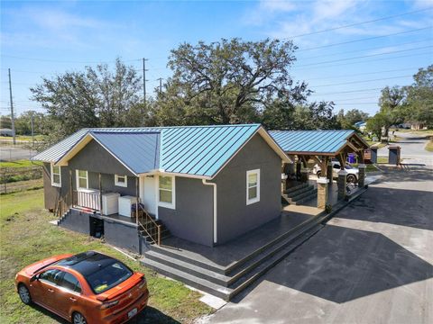 A home in LAKELAND