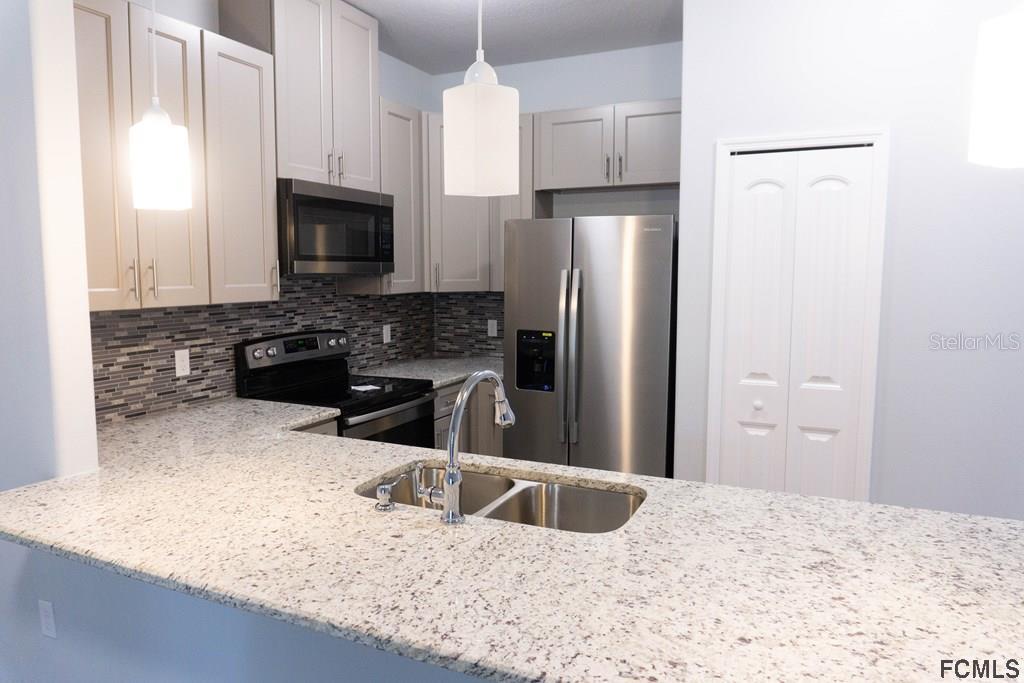 PALM HARBOR - Residential Lease