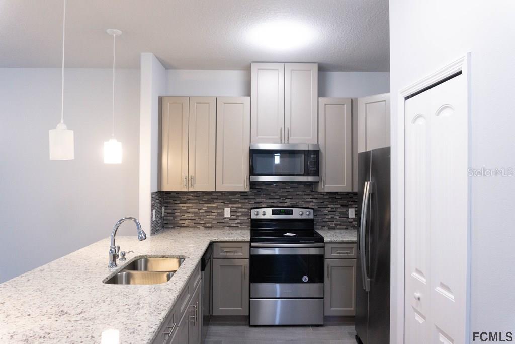 PALM HARBOR - Residential Lease