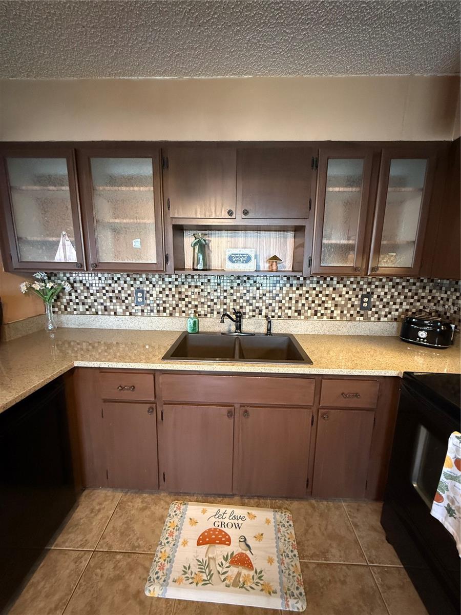 RAINBOW LAKES ESTATE - Residential