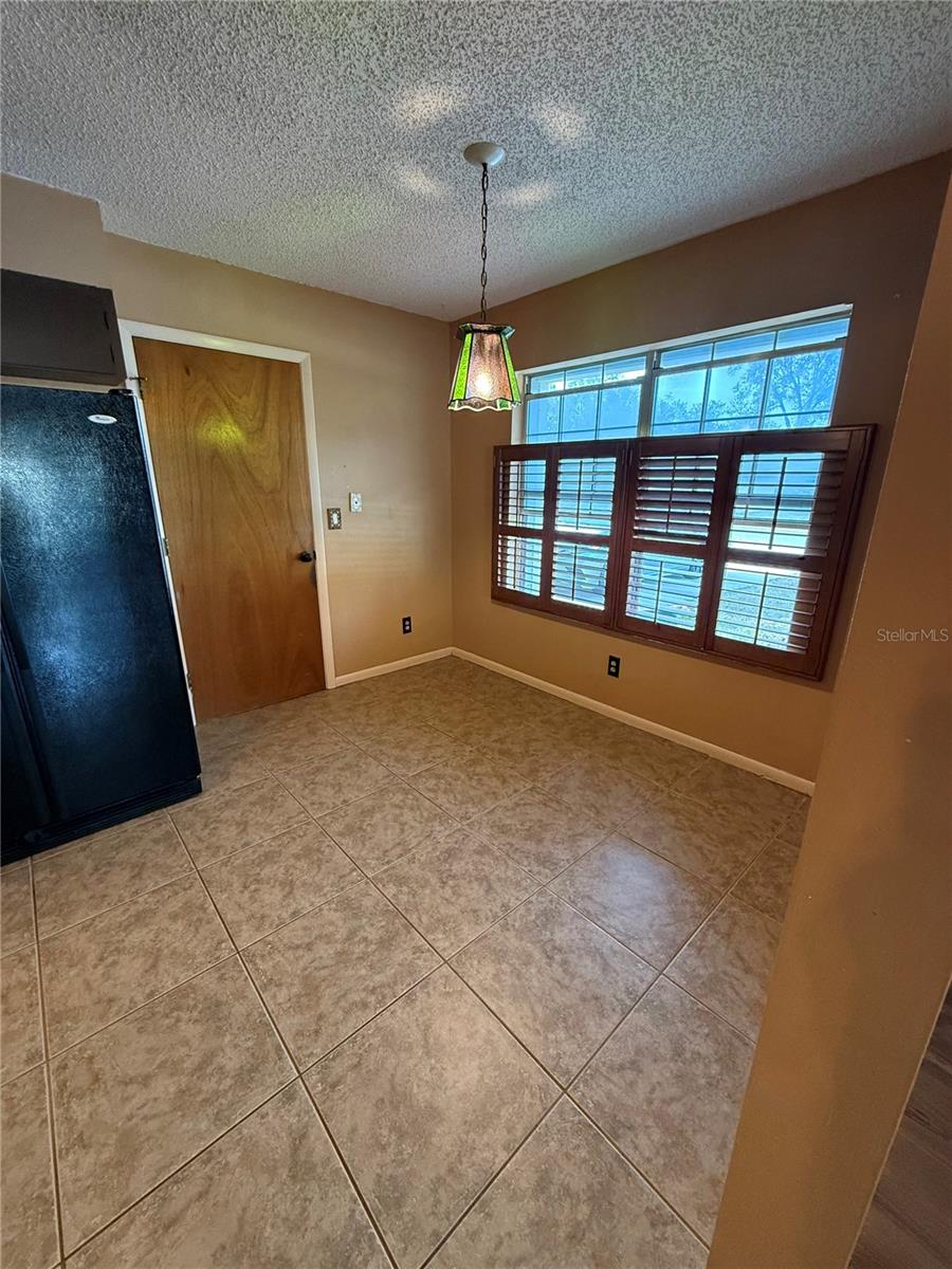 RAINBOW LAKES ESTATE - Residential