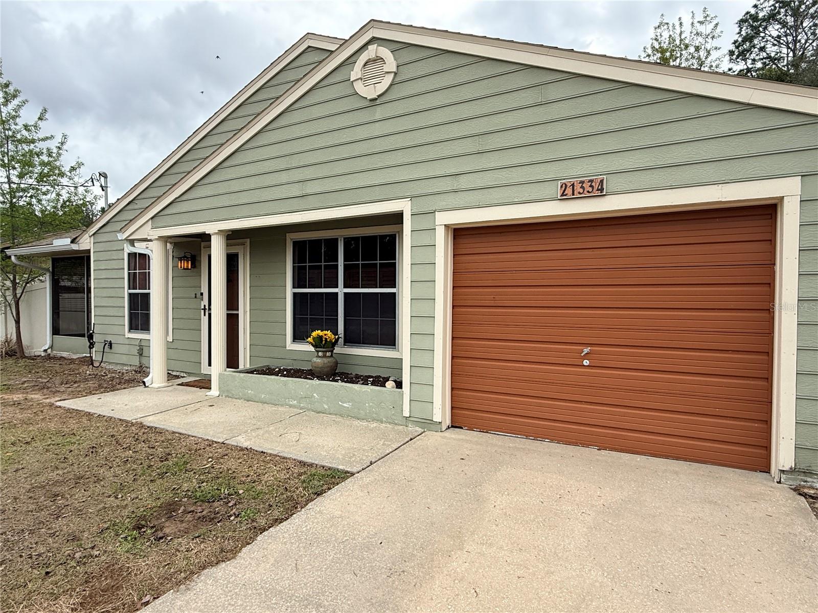 RAINBOW LAKES ESTATE - Residential