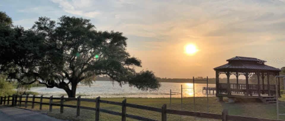 RAINBOW LAKES ESTATE - Residential