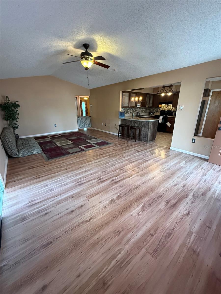 RAINBOW LAKES ESTATE - Residential