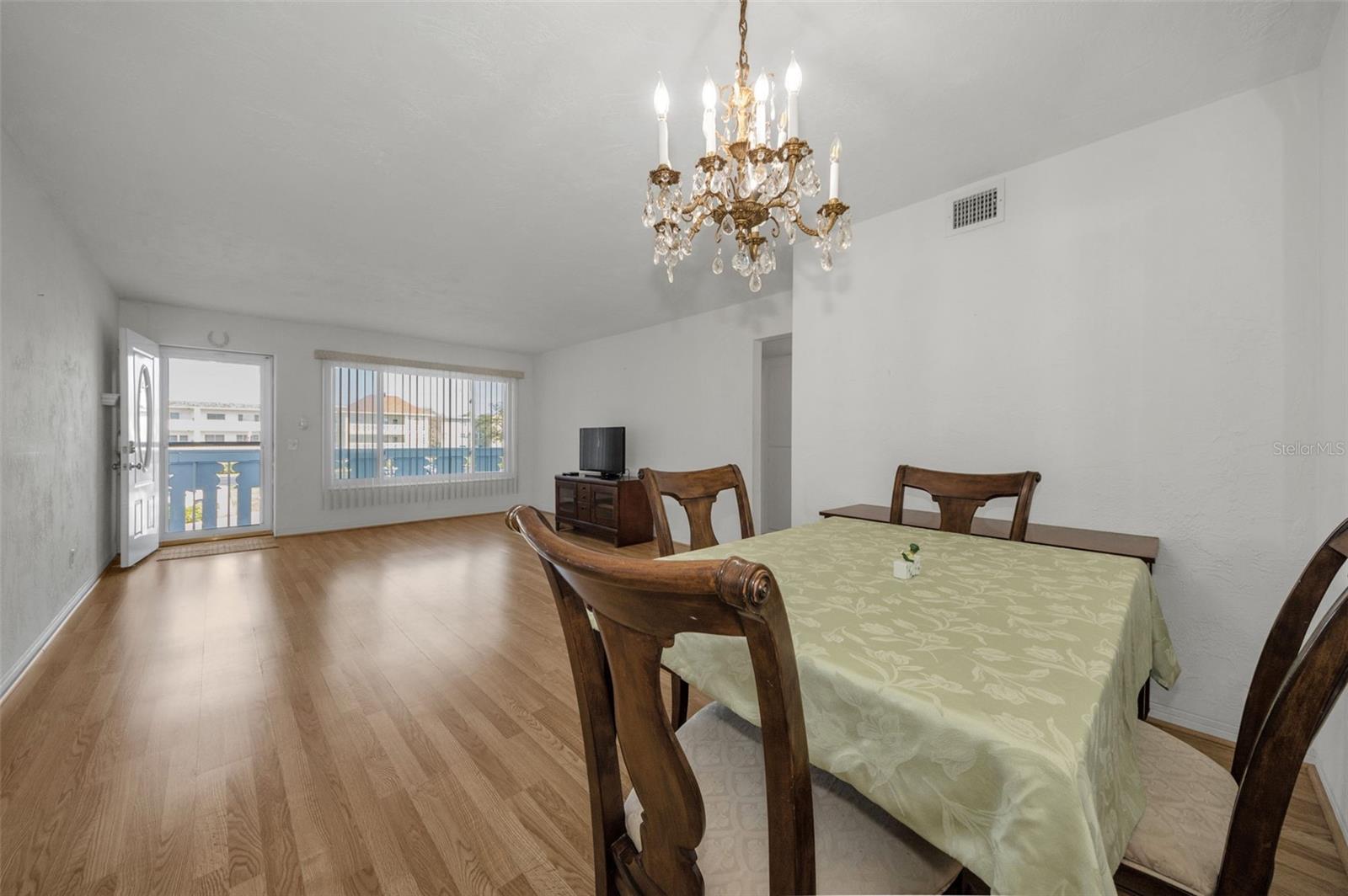 ON TOP OF THE WORLD UNIT 3 CONDO BLDG #6 APT - Residential