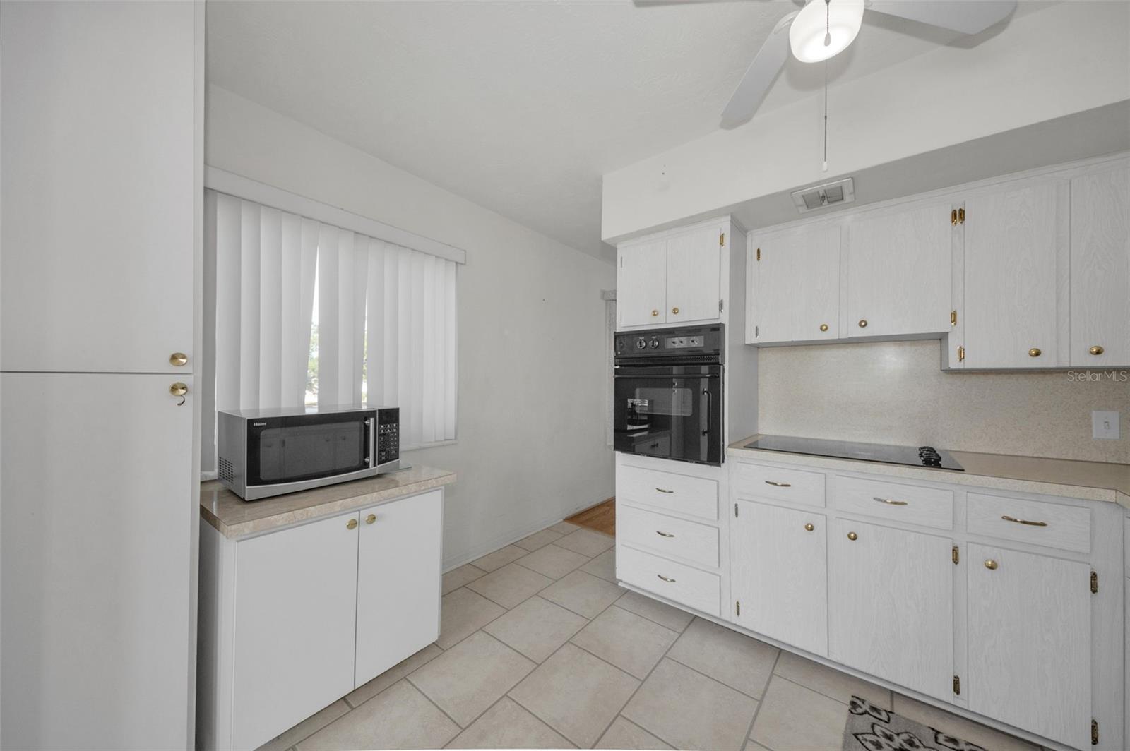 ON TOP OF THE WORLD UNIT 3 CONDO BLDG #6 APT - Residential