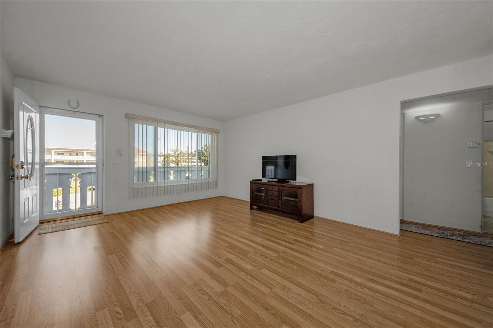 ON TOP OF THE WORLD UNIT 3 CONDO BLDG #6 APT - Residential