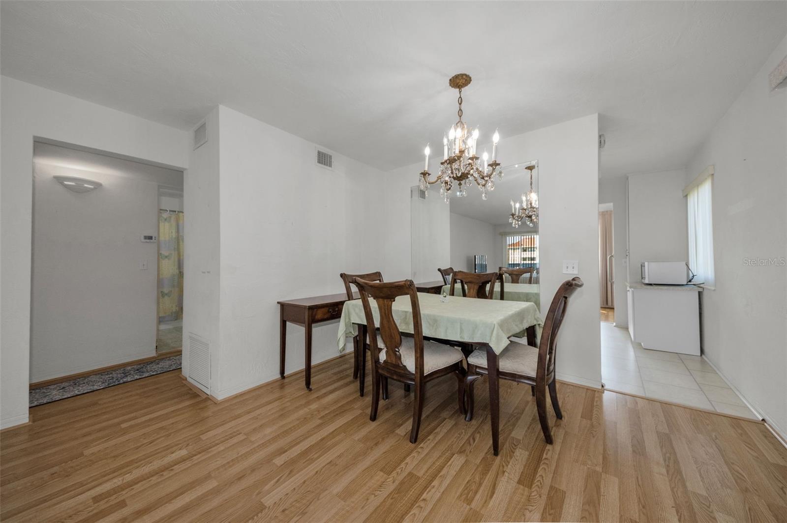 ON TOP OF THE WORLD UNIT 3 CONDO BLDG #6 APT - Residential