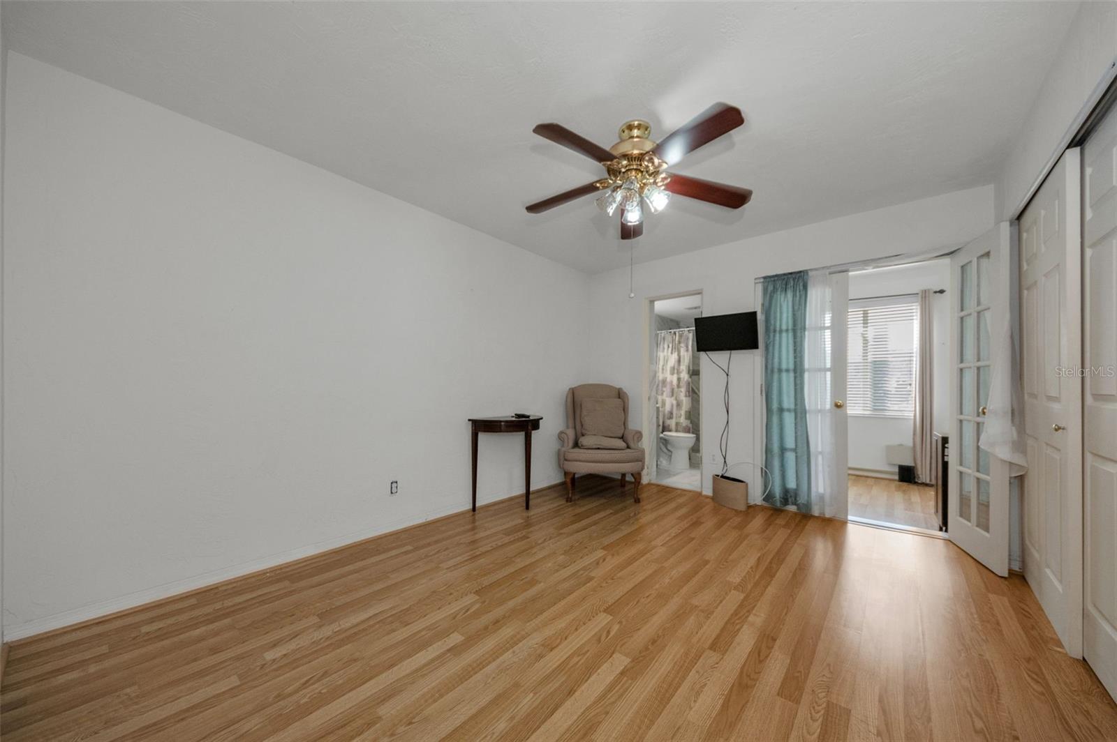 ON TOP OF THE WORLD UNIT 3 CONDO BLDG #6 APT - Residential