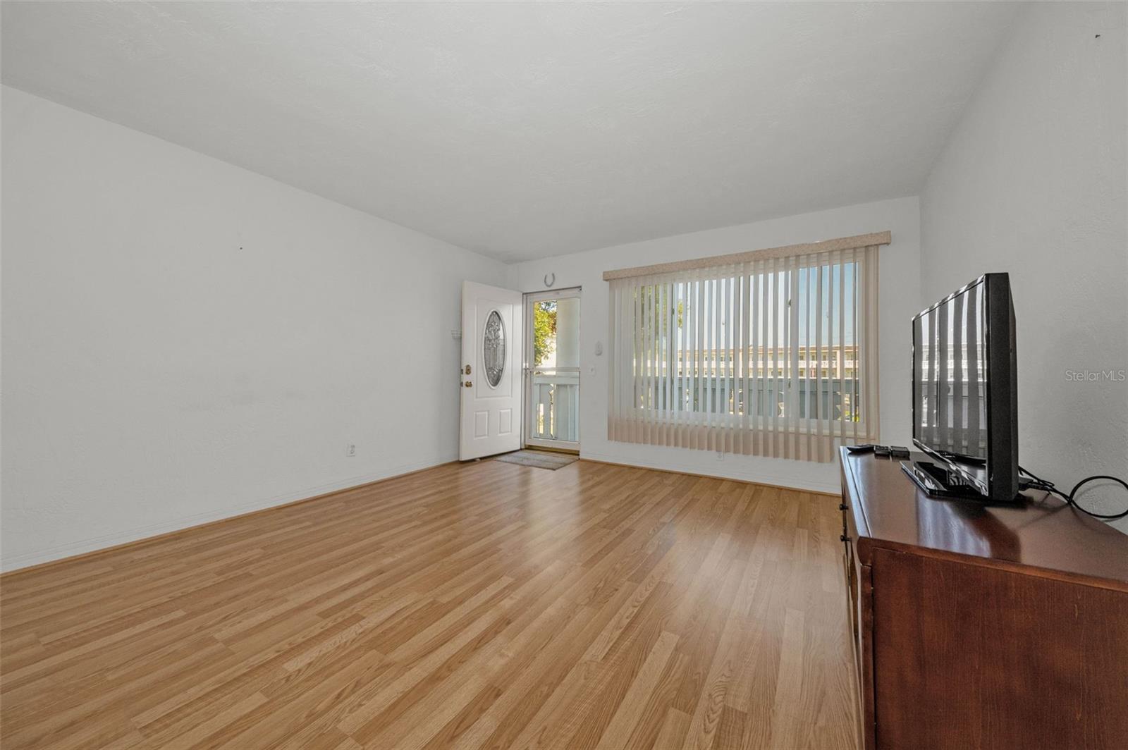 ON TOP OF THE WORLD UNIT 3 CONDO BLDG #6 APT - Residential