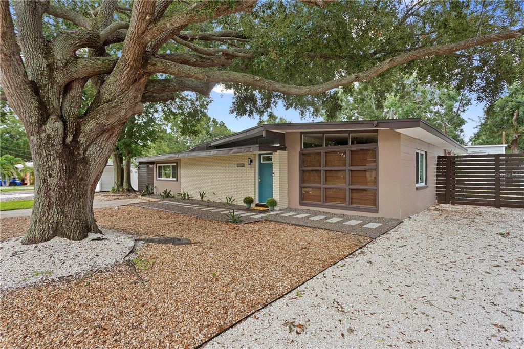 Photo of 4208 W Wisconsin Avenue, Tampa, FL 33616 (MLS # TB8425293)