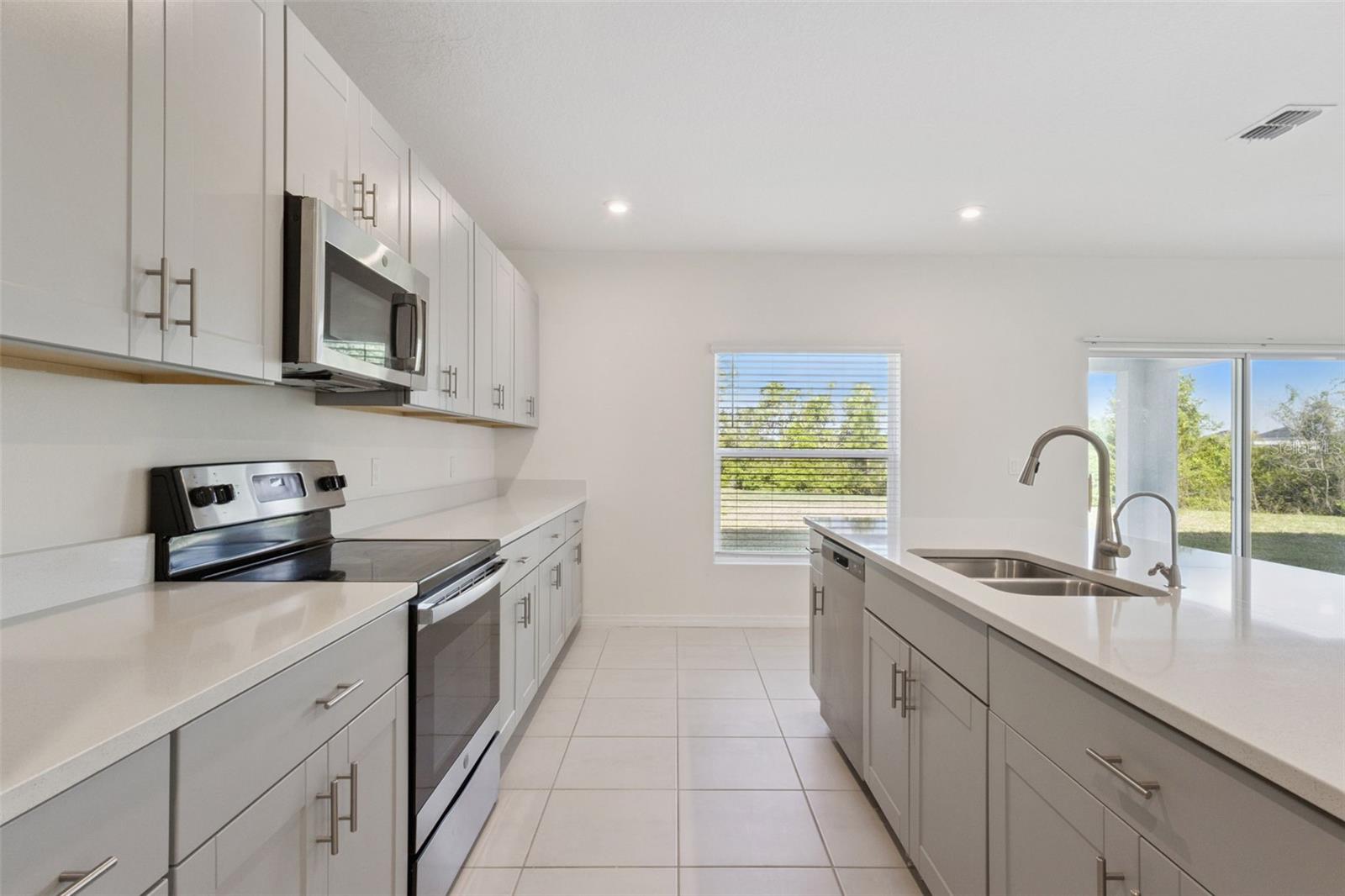 SAWGRASS BAY PH 3 - Residential