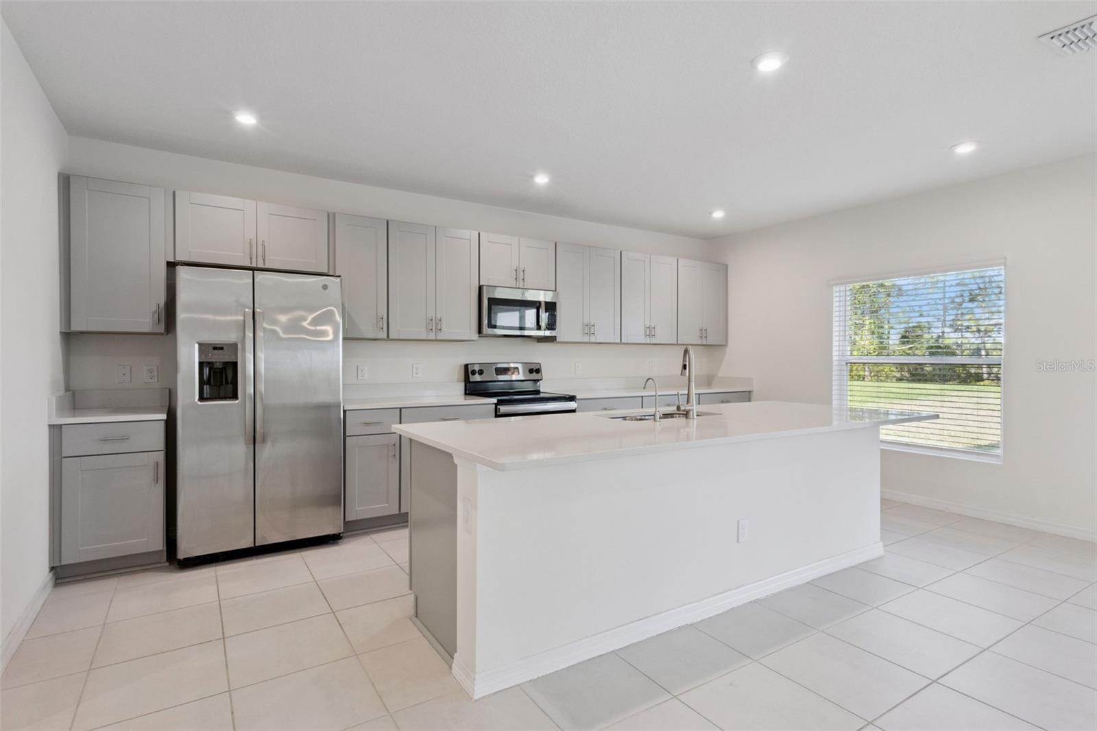 SAWGRASS BAY PH 3 - Residential