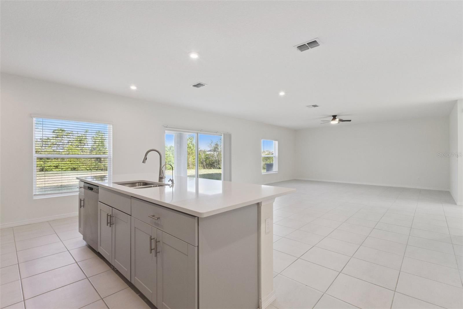 SAWGRASS BAY PH 3 - Residential