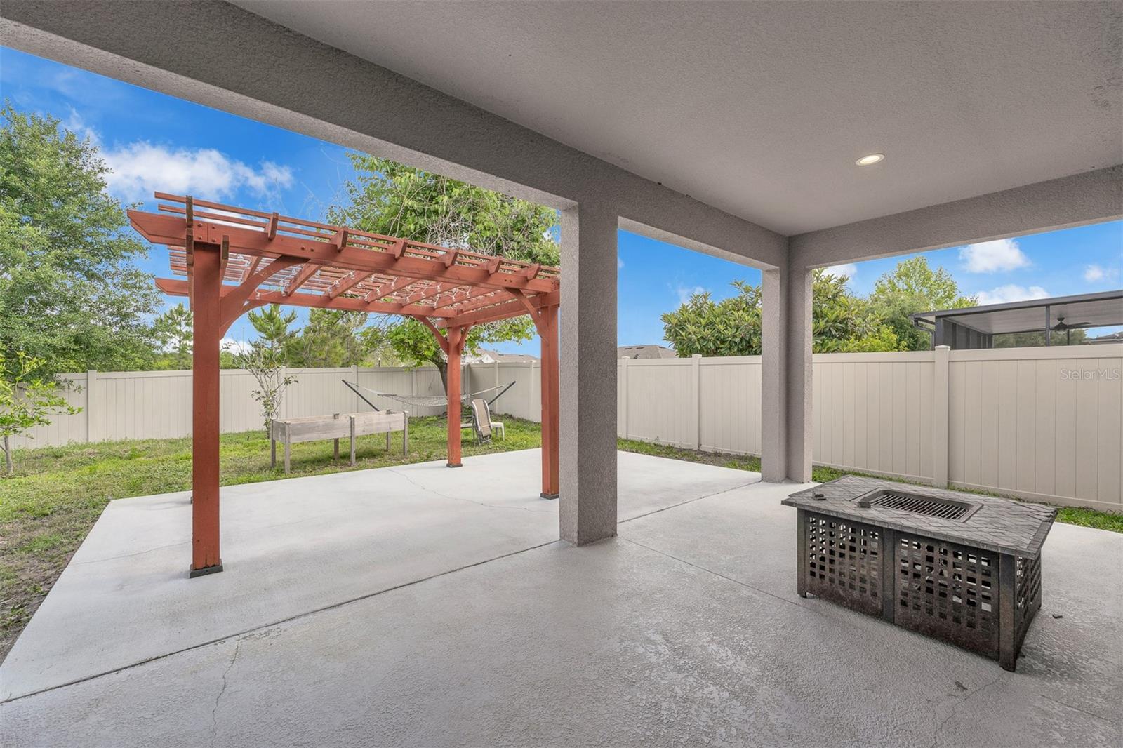 NOVA POINTE PH 2 - Residential