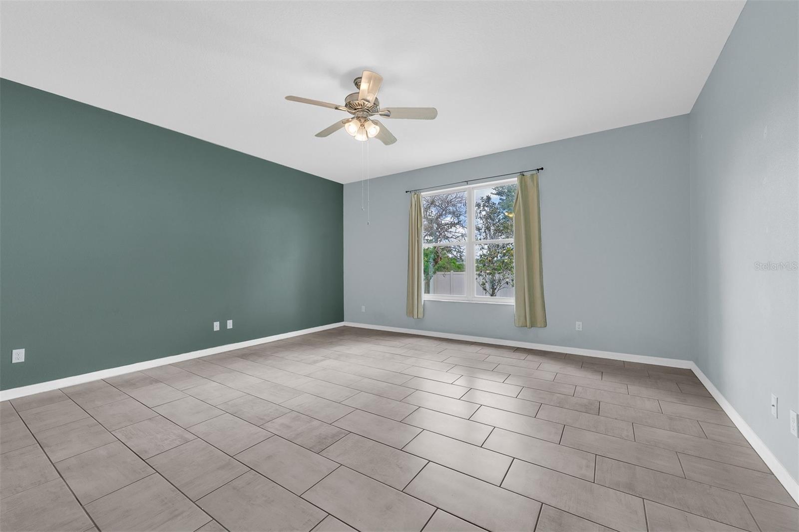 NOVA POINTE PH 2 - Residential