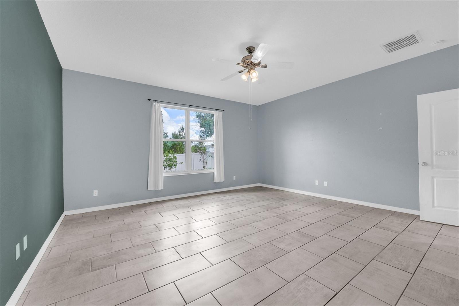 NOVA POINTE PH 2 - Residential