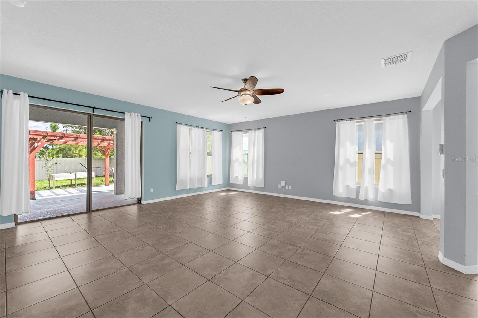 NOVA POINTE PH 2 - Residential