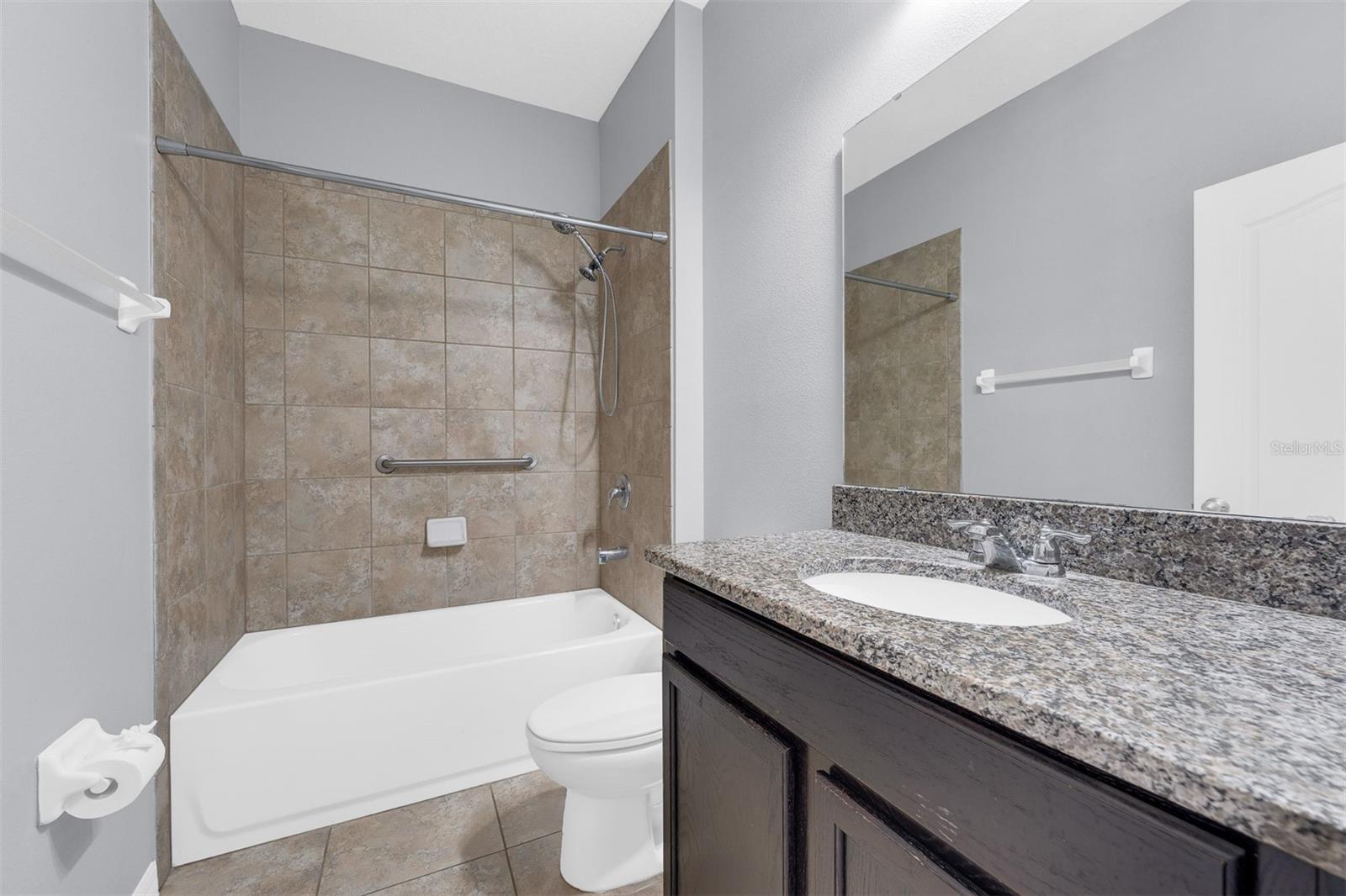 NOVA POINTE PH 2 - Residential