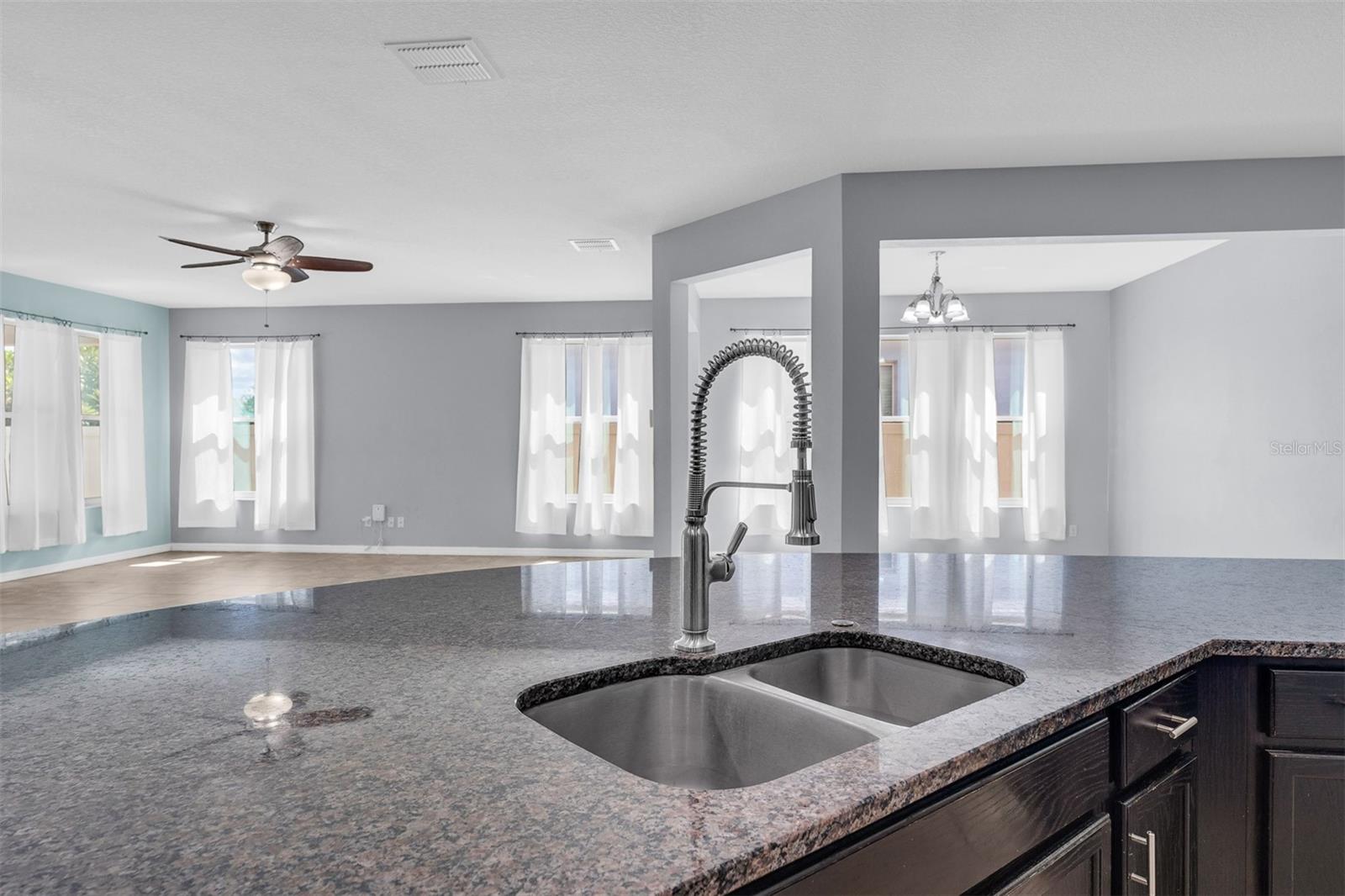 NOVA POINTE PH 2 - Residential