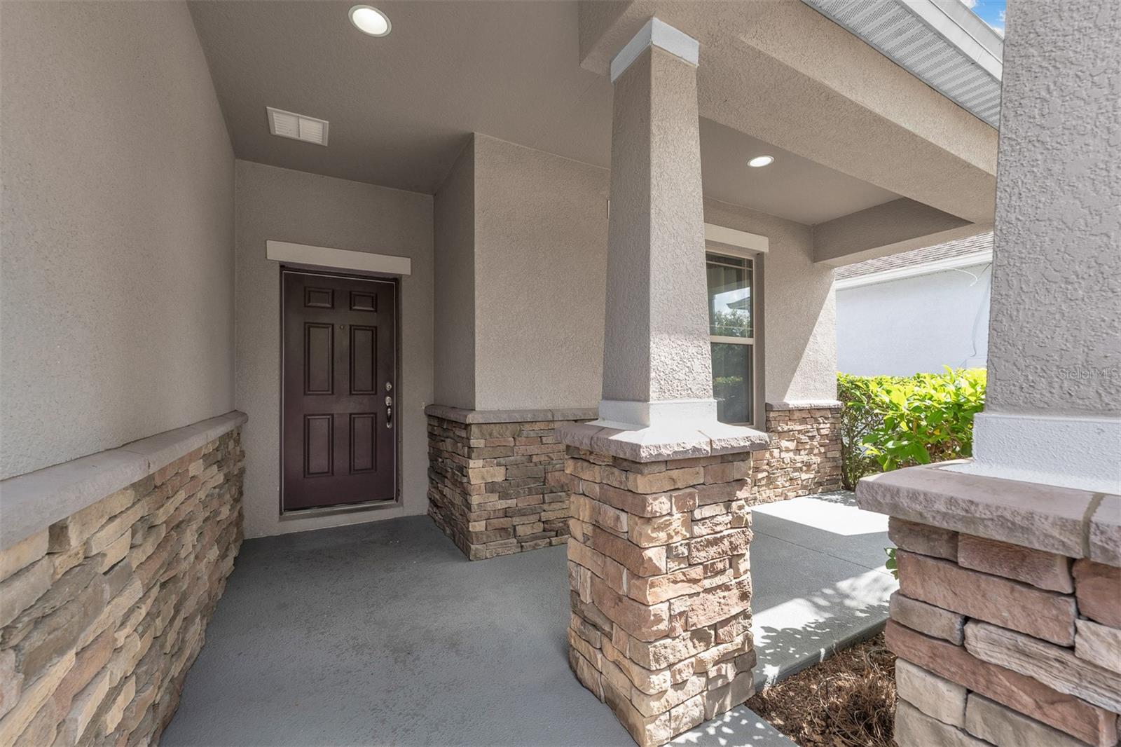 NOVA POINTE PH 2 - Residential