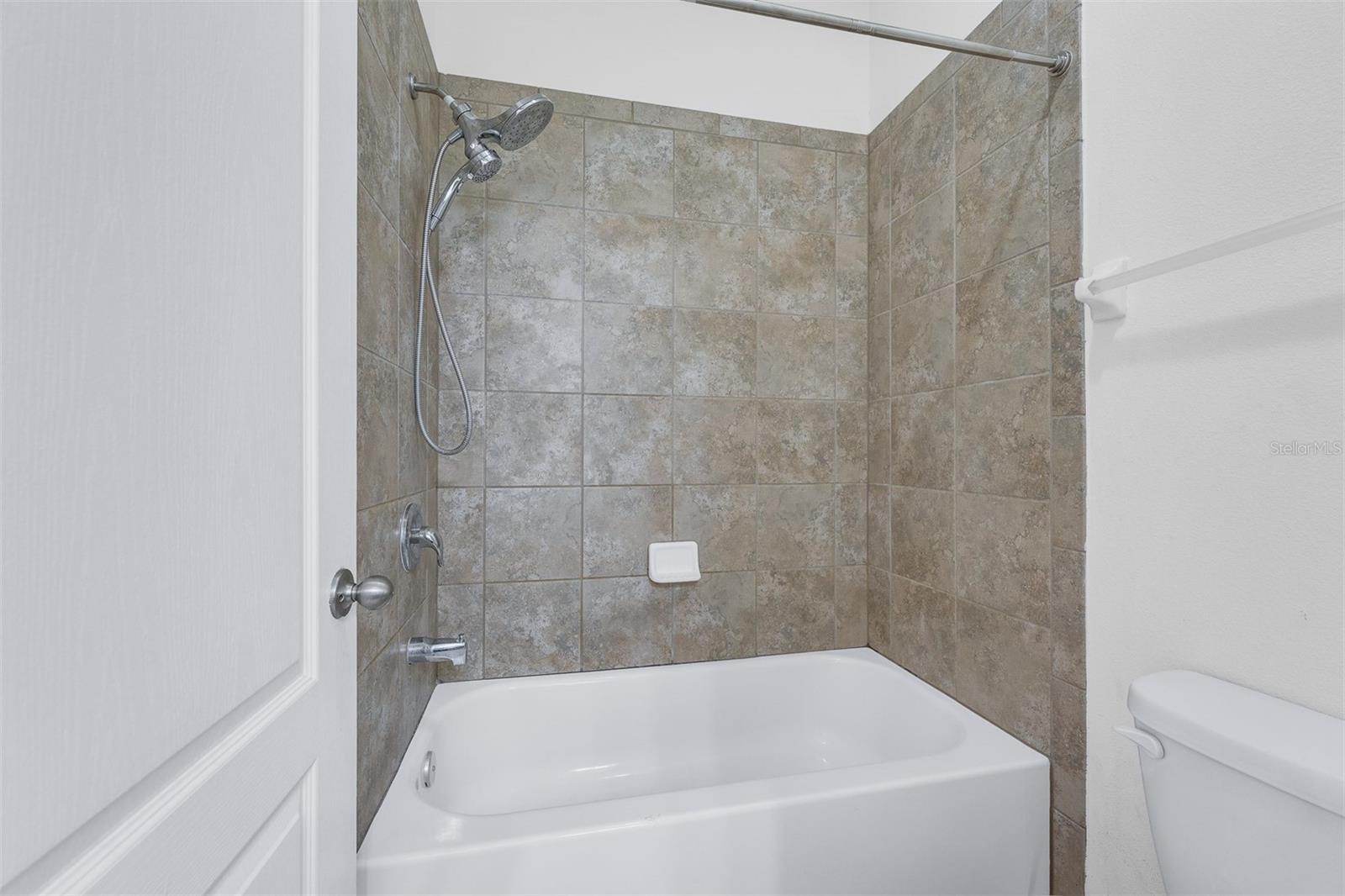 NOVA POINTE PH 2 - Residential