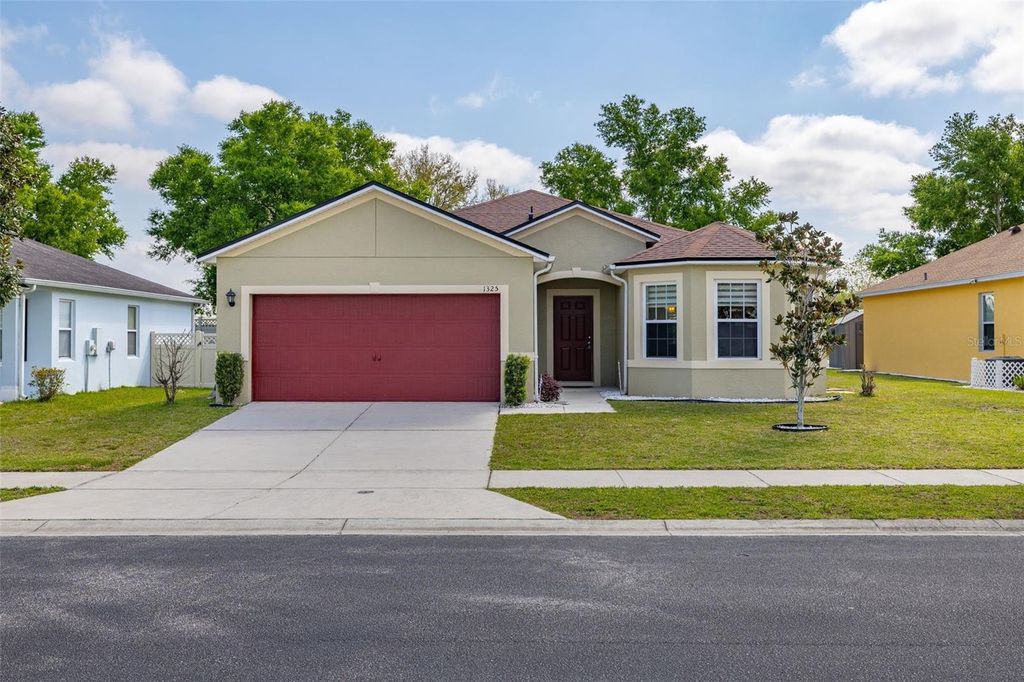 Photo of 1325 Cypress Ridge Loop, Lake Alfred, FL 33850 (MLS # O6396335)