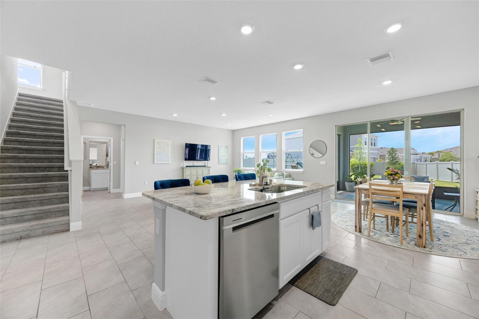MANGROVE MANOR PH 1 - Residential