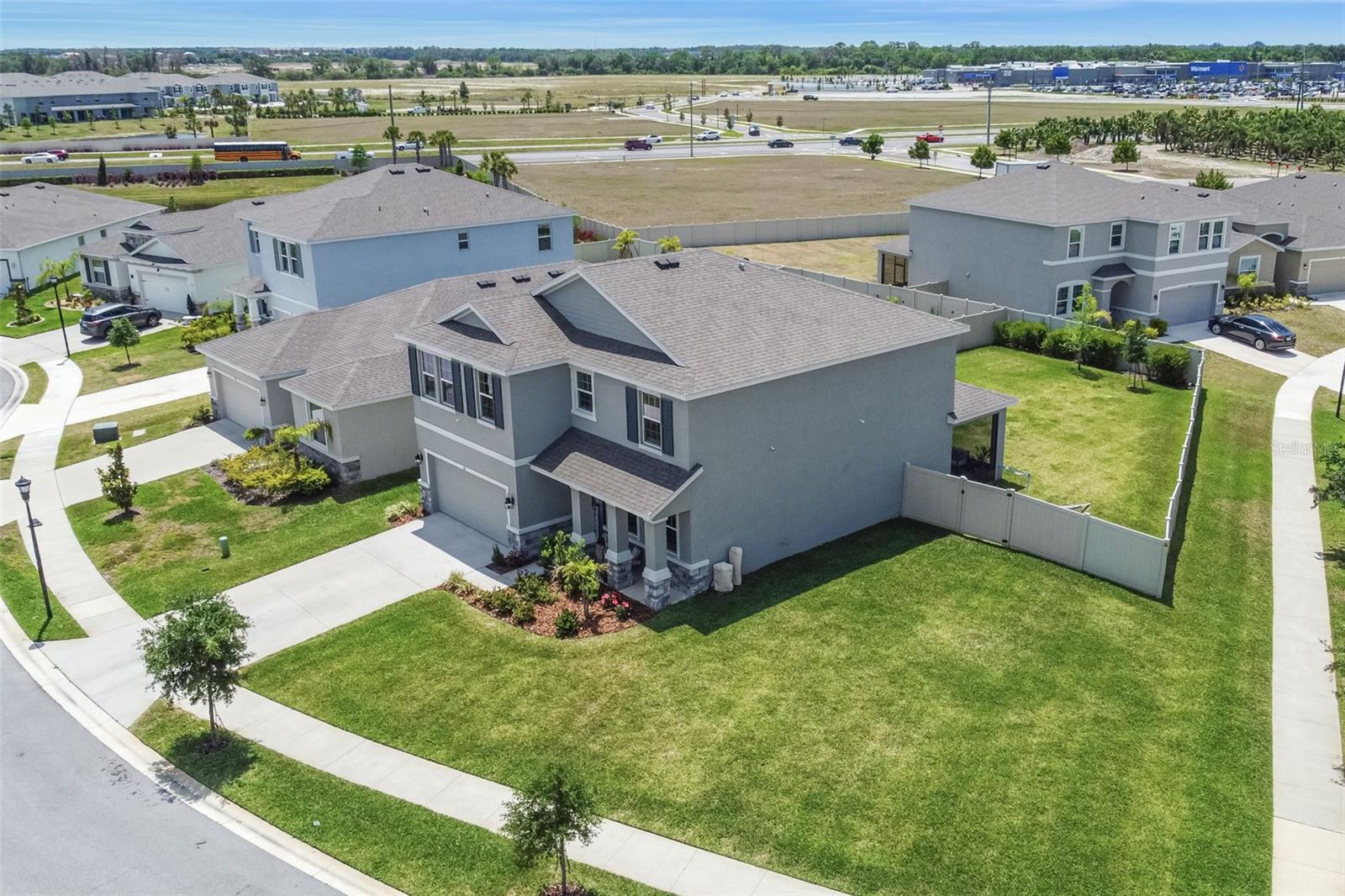 MANGROVE MANOR PH 1 - Residential
