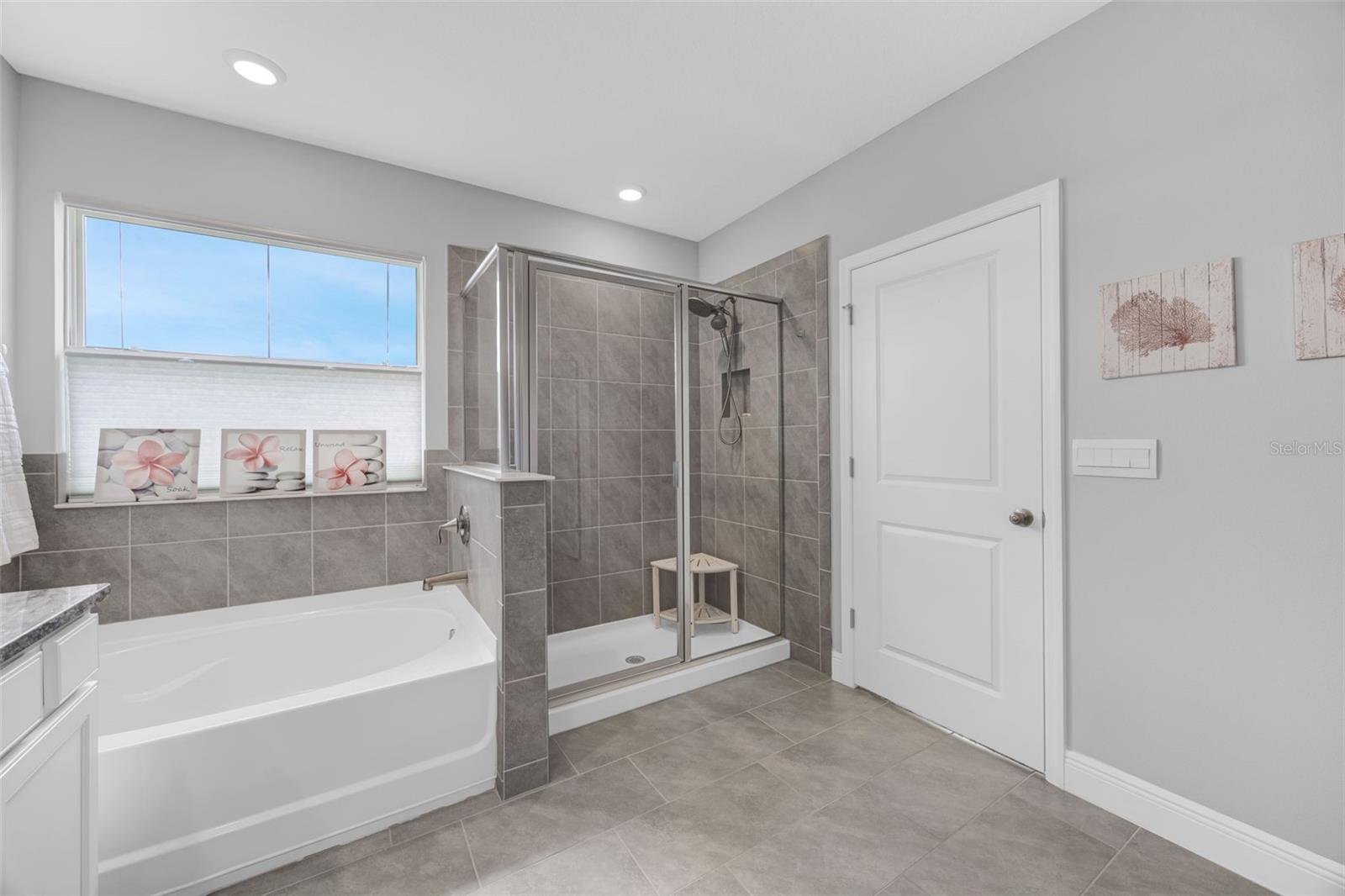 MANGROVE MANOR PH 1 - Residential