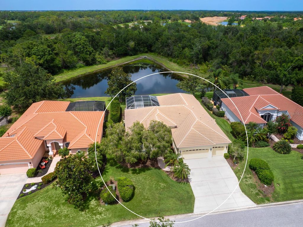 Photo of 6811 Honeysuckle Trail, Lakewood Ranch, FL 34202 (MLS # A4654967)