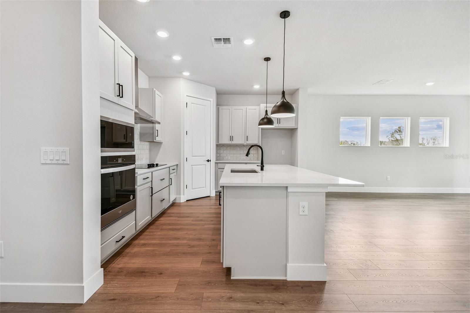 10648 CRESCENT CREEK CROSSING