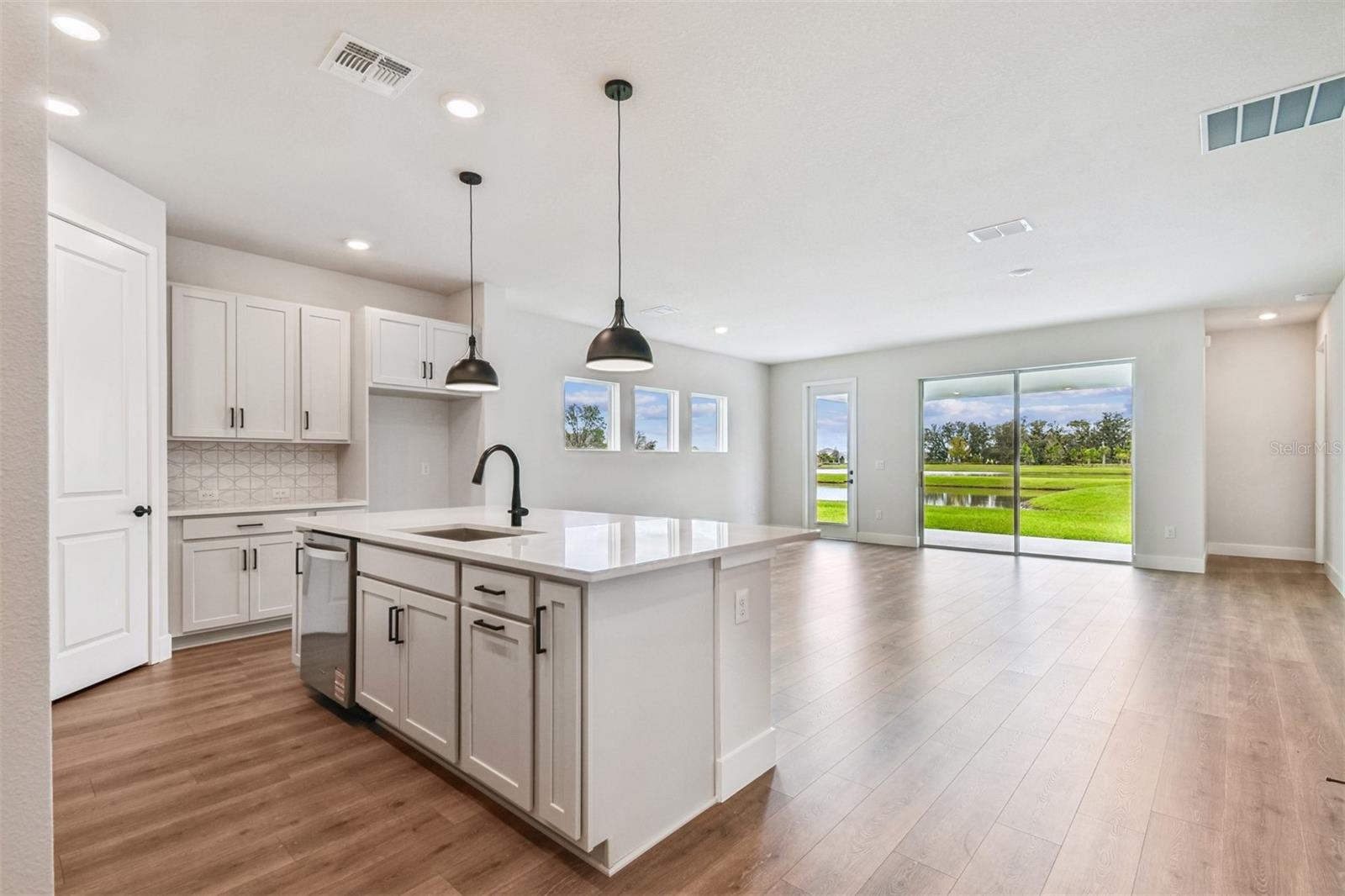 10648 CRESCENT CREEK CROSSING