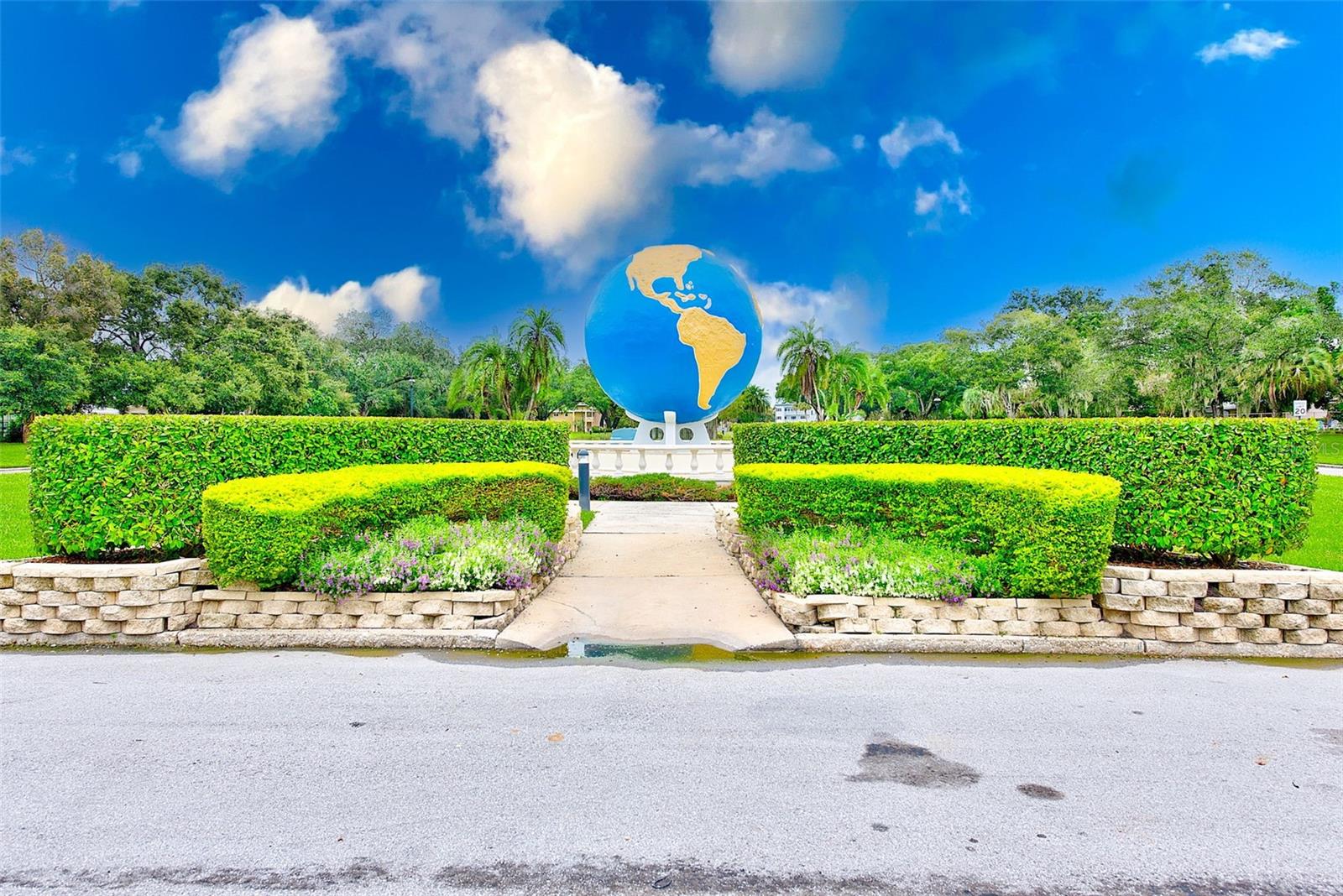 ON TOP OF THE WORLD - Residential