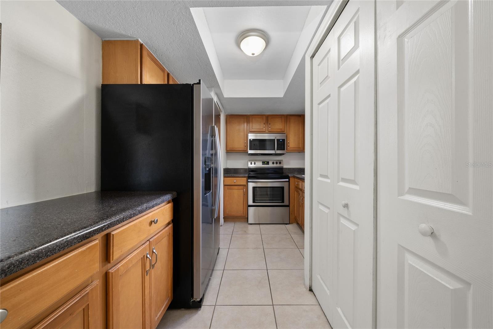 PERHING OAKS - Residential