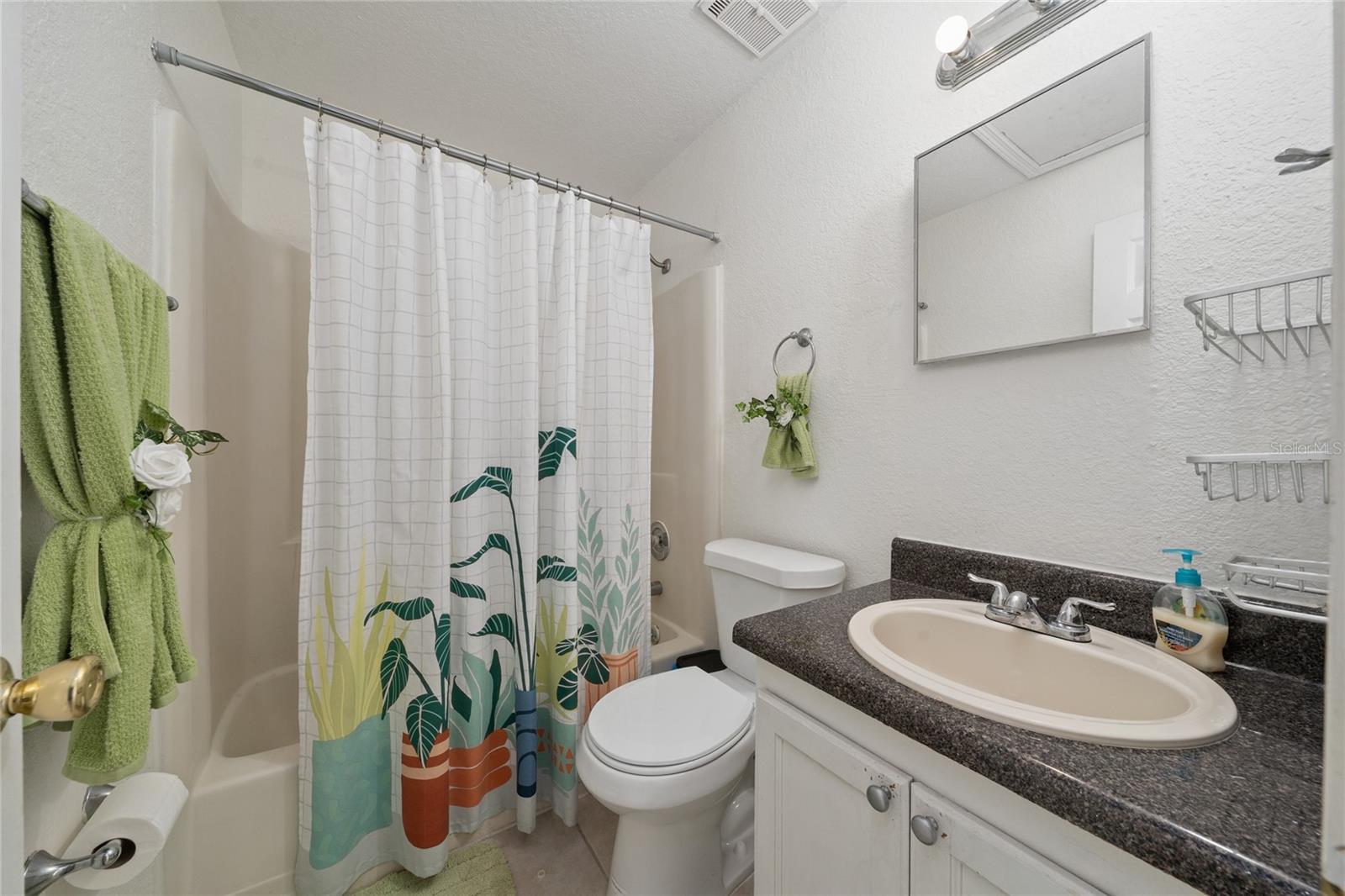 PERHING OAKS - Residential