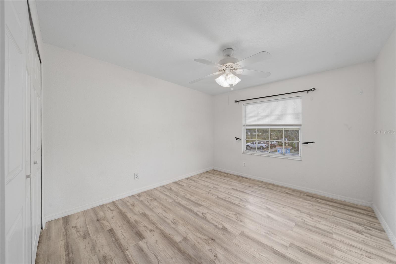 PERHING OAKS - Residential