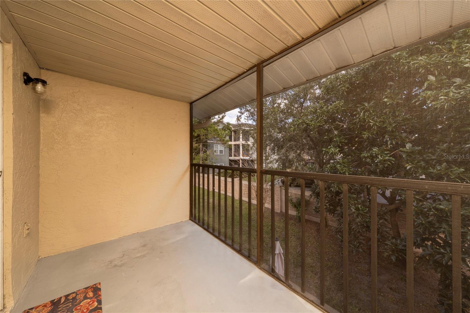 PERHING OAKS - Residential