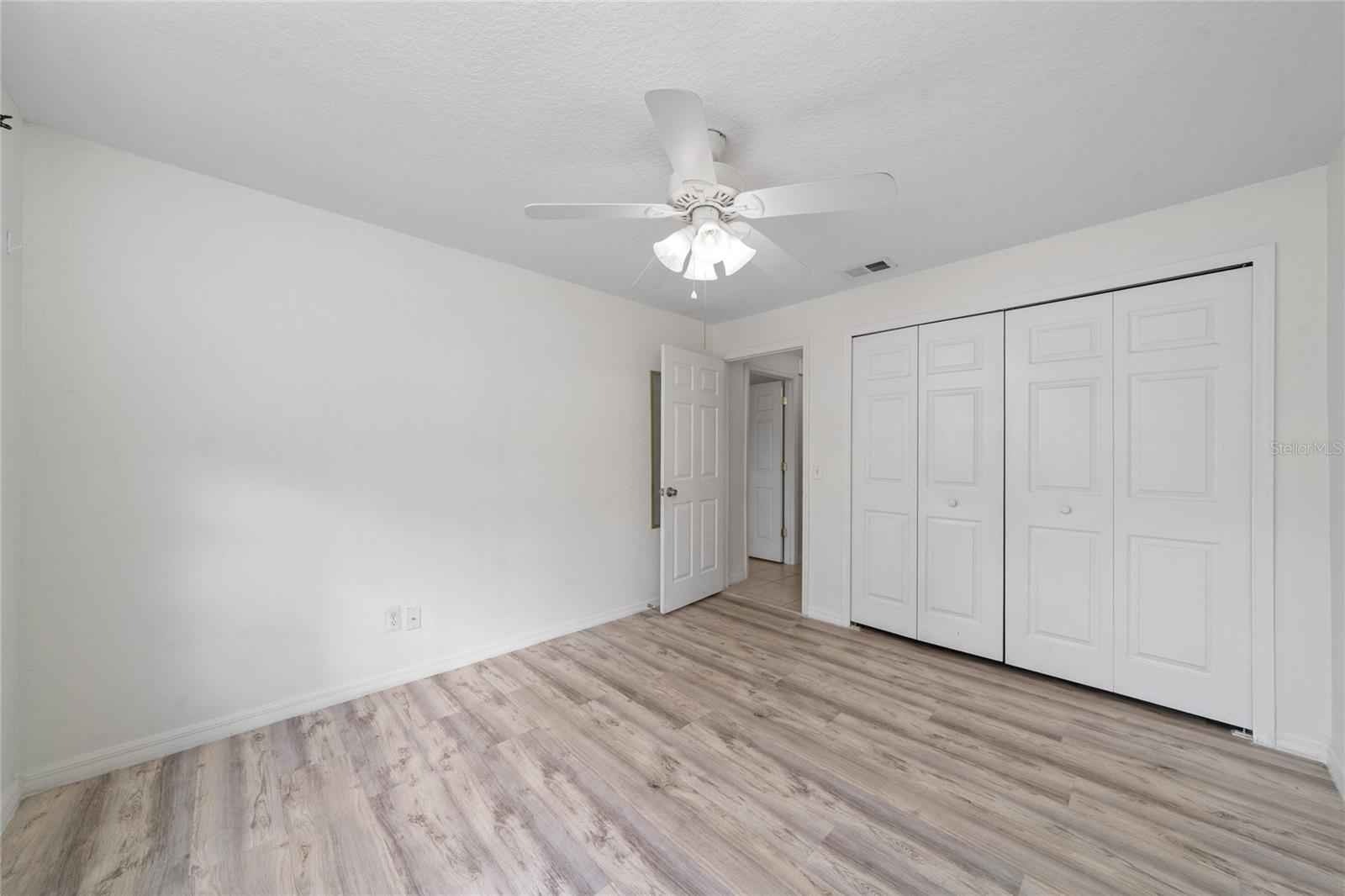 PERHING OAKS - Residential