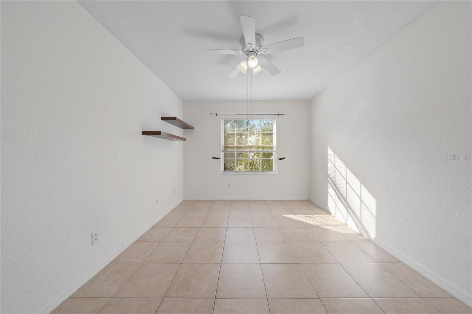 PERHING OAKS - Residential